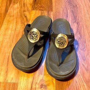 CROCS THONG SANDALS